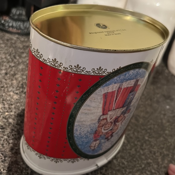 Vintage FTD Carolers tin - Picture 6 of 10